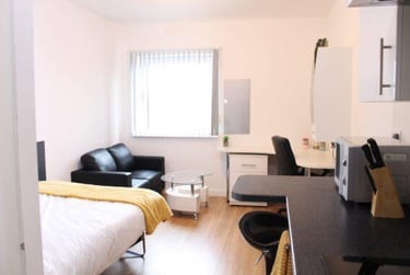 1 bed studio, Brookland Rd, Clarendon Park, Leicester, LE26BH - Image 3